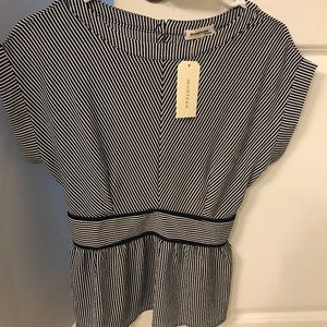 Cute short sleeve women's top Sz M